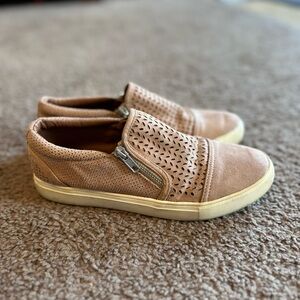 Stylish Tan Women’s Shoes